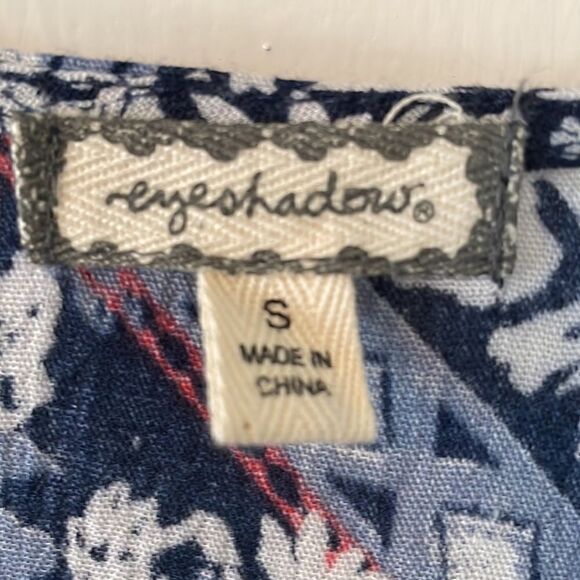 Eyeshadow NEW rayon cold shoulder fringe trim bandana print topper size small - Picture 4 of 12